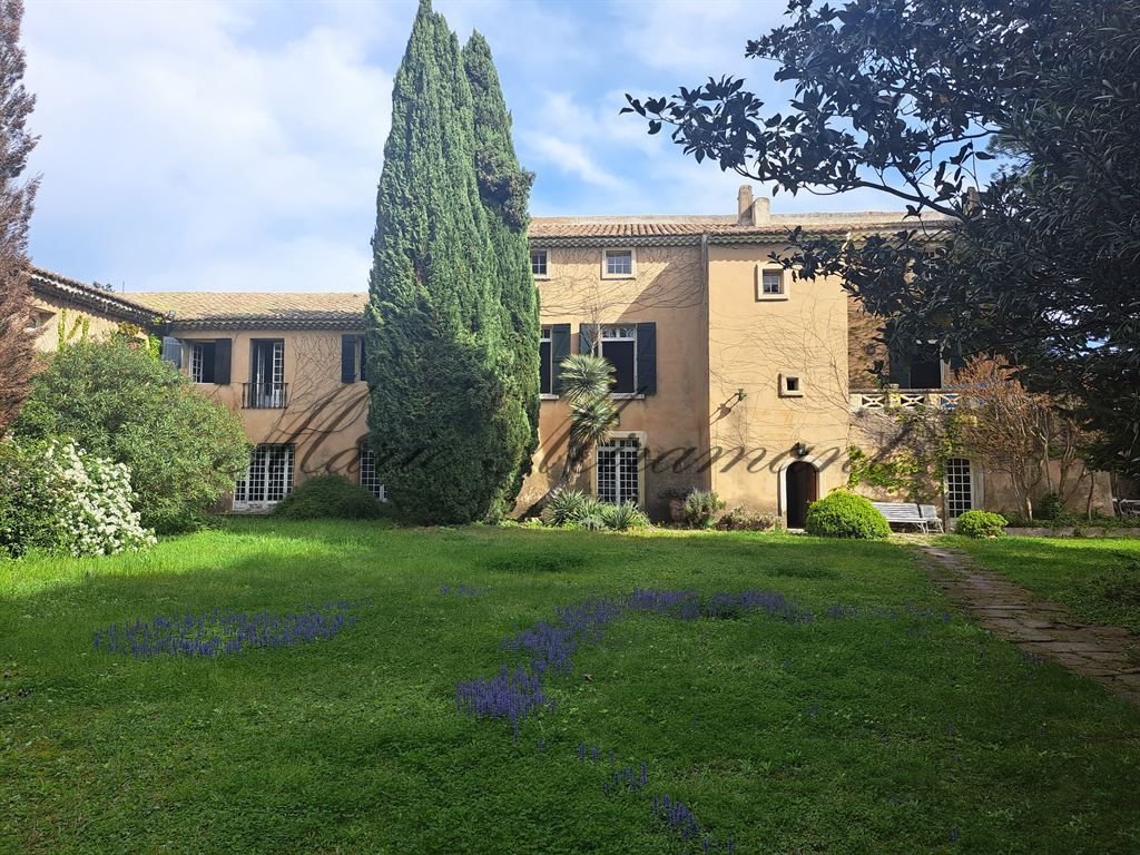 property 19 rooms for sale on ORANGE (84100)