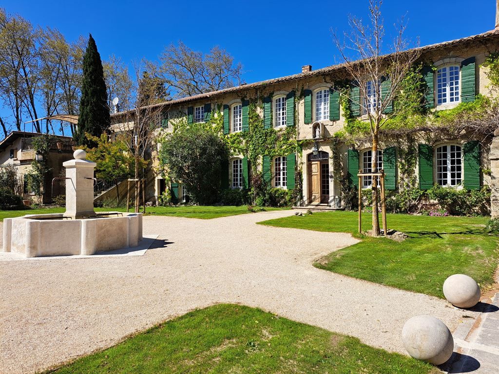 property 28 rooms for sale on AVIGNON (84000)