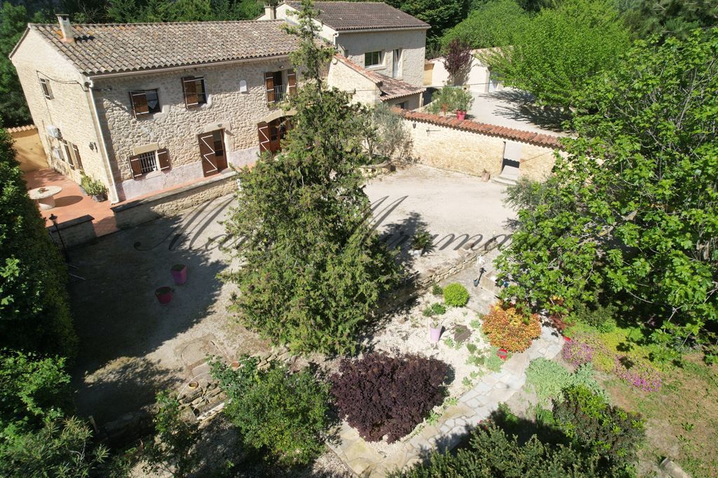 house 10 rooms for sale on AVIGNON (84000)