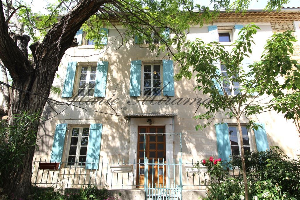 house 8 rooms for sale on AVIGNON (84000)