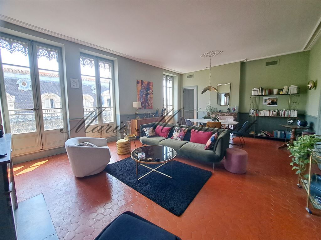 apartment 6 rooms for sale on AVIGNON (84000)