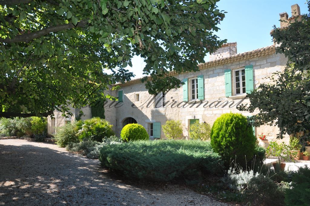 property 12 rooms for sale on AVIGNON (84000)