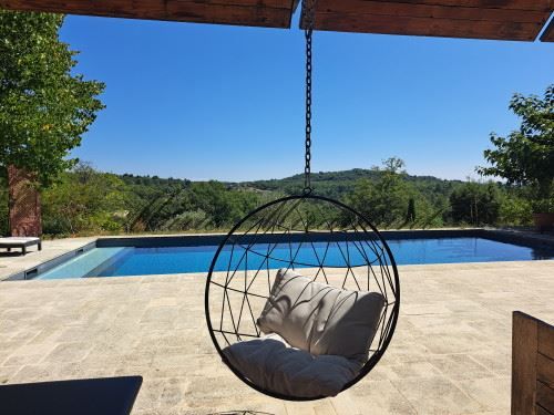 maison contemporaine 10 pièces en location saisonnière sur GORDES (84220)