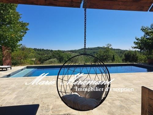 maison contemporaine 10 pièces en location saisonnière sur GORDES (84220)