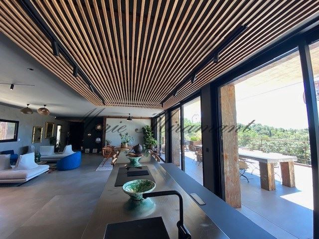 contemporary house 10 rooms for sale on NIMES (30000)