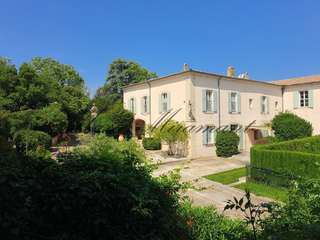 property 24 rooms for sale on NIMES (30000)