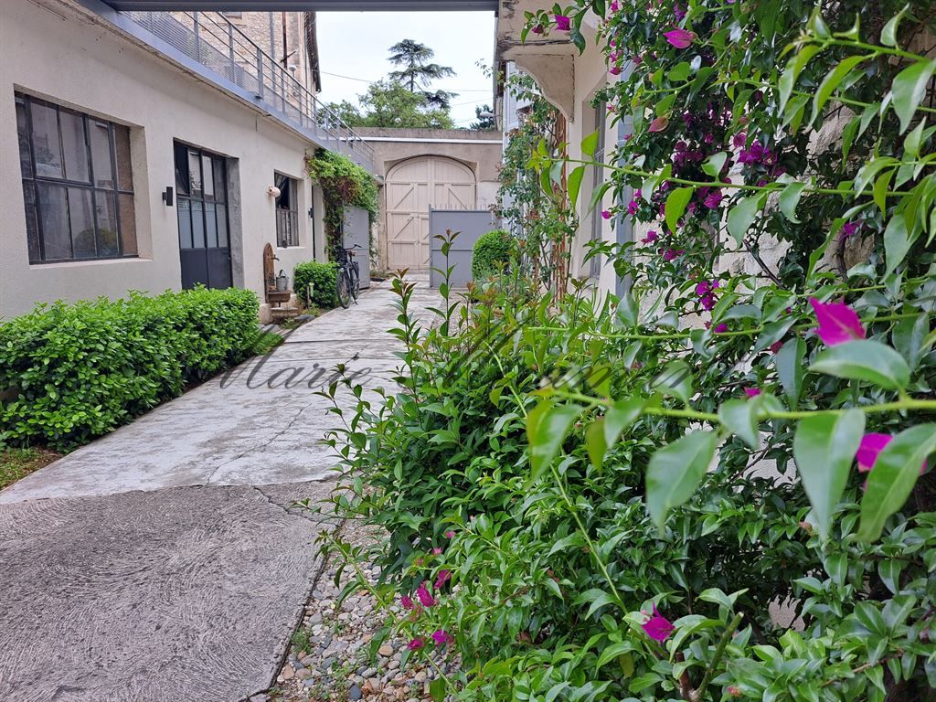 property 15 rooms for sale on AVIGNON (84000)