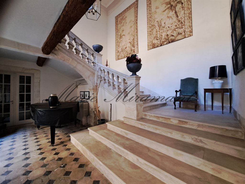 mansion (hôtel particulier) 17 rooms for sale on AVIGNON (84000)