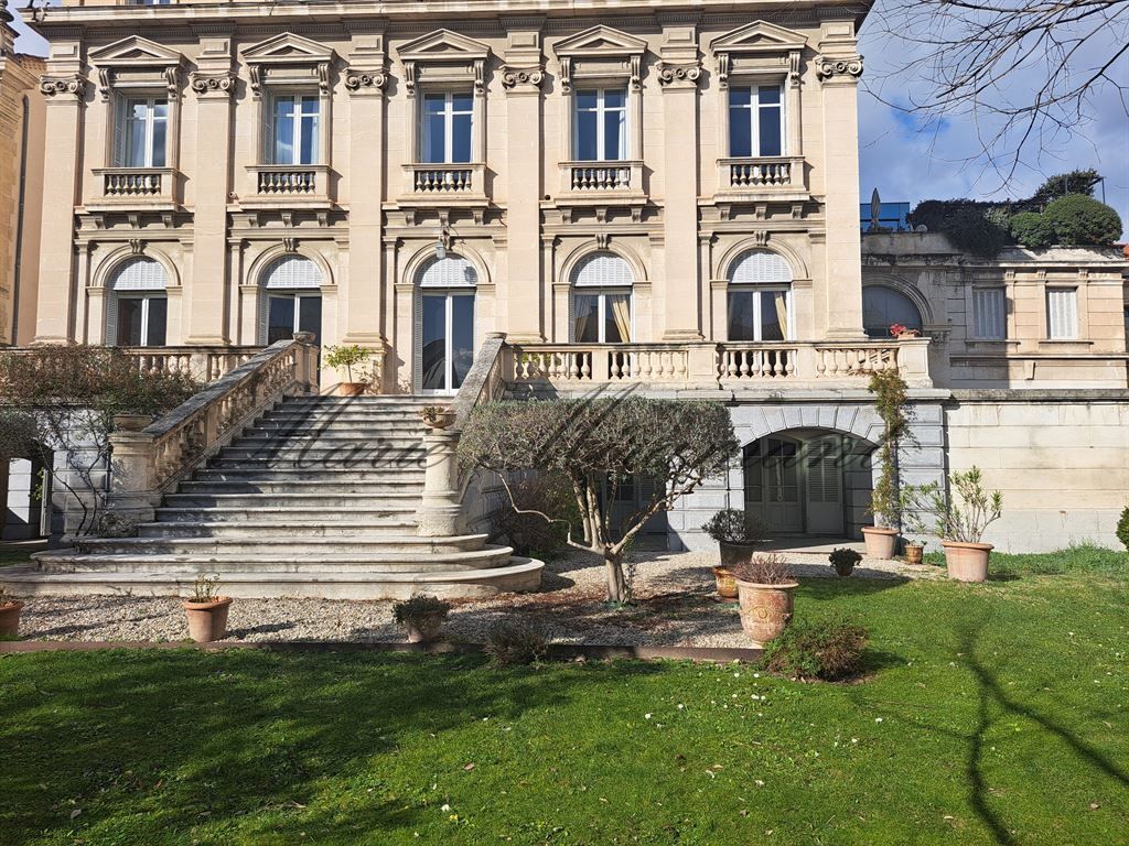apartment 9 rooms for sale on AVIGNON (84000)
