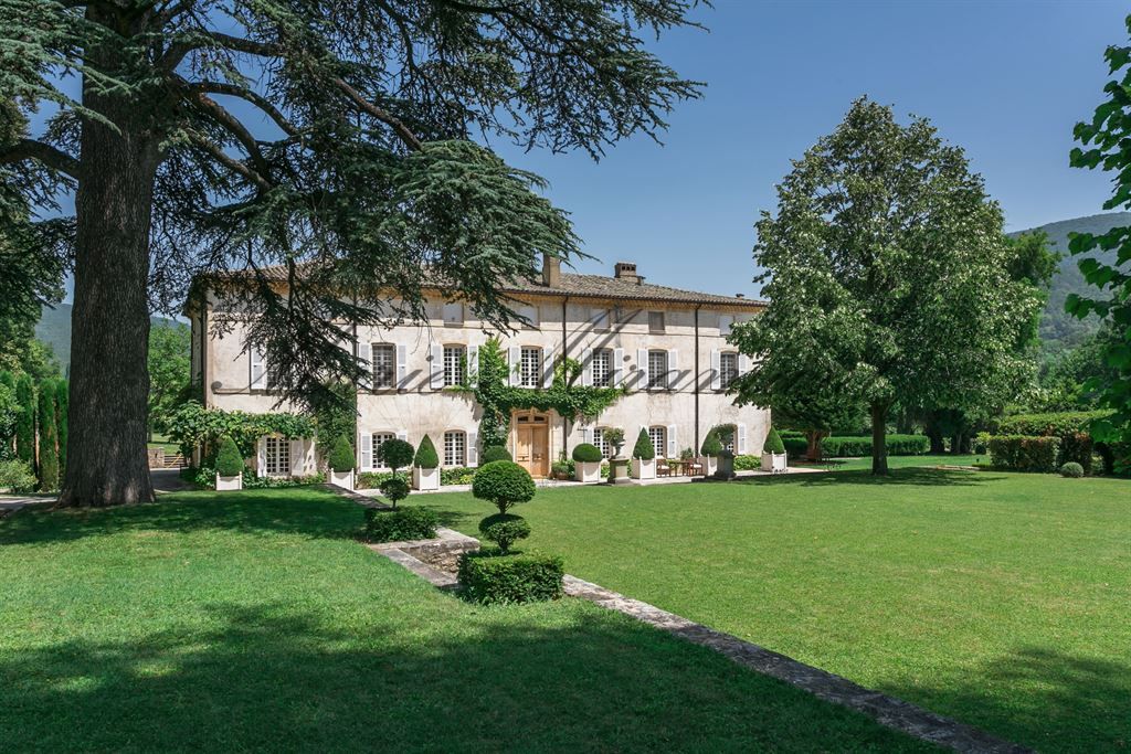 bastide 25 rooms for sale on MONTELIMAR (26200)