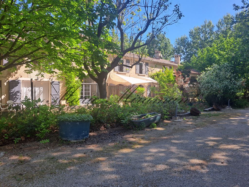 propriété 20 pièces en vente sur L ISLE SUR LA SORGUE (84800)
