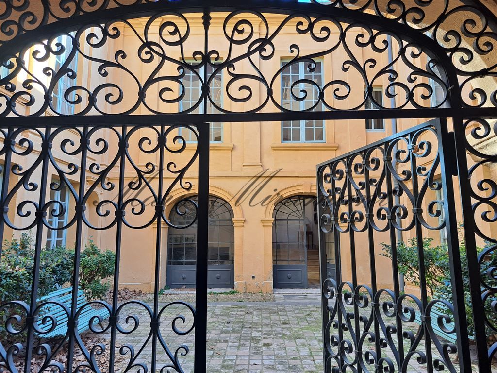 mansion (hôtel particulier) 17 rooms for sale on AVIGNON (84000)