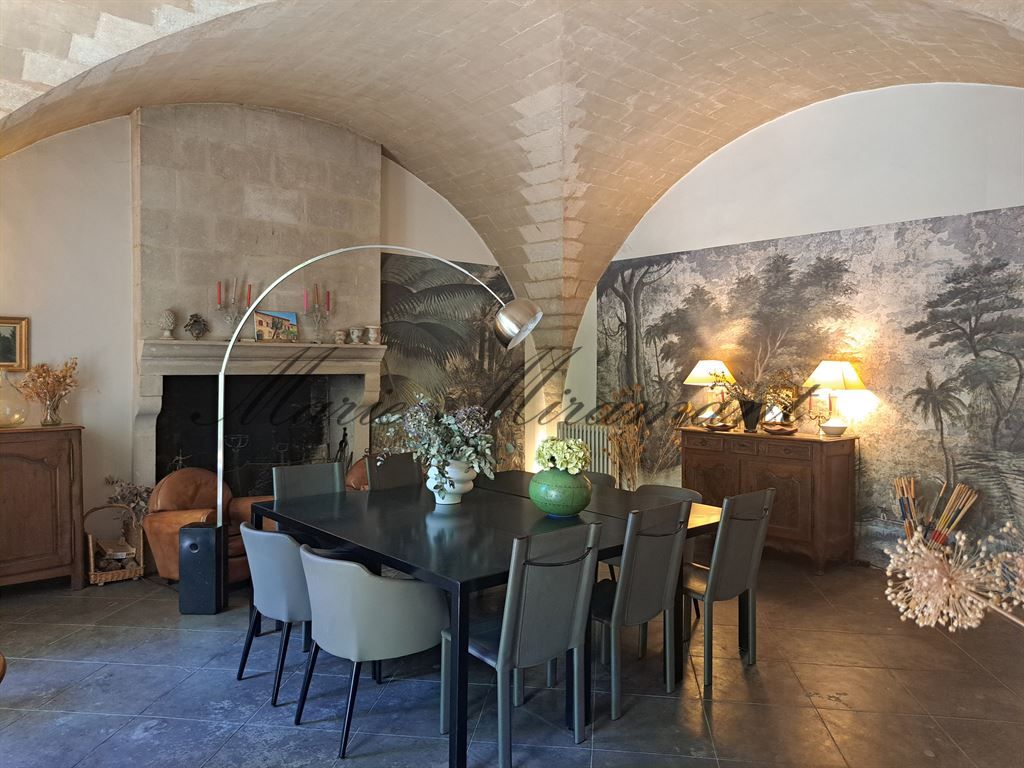 mansion (hôtel particulier) 12 rooms for sale on UZES (30700)