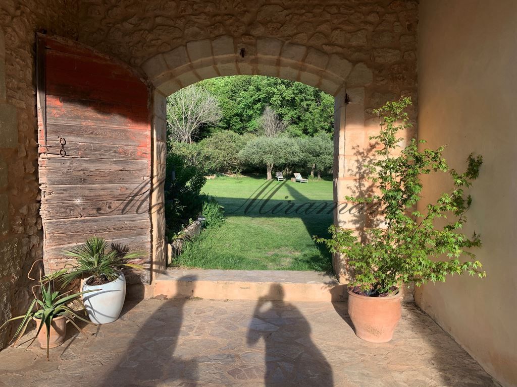 propriété 45 pièces en vente sur UZES (30700)