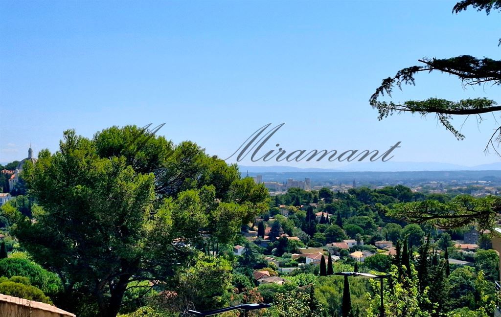 appartement 3 pièces en vente sur VILLENEUVE LES AVIGNON (30400)