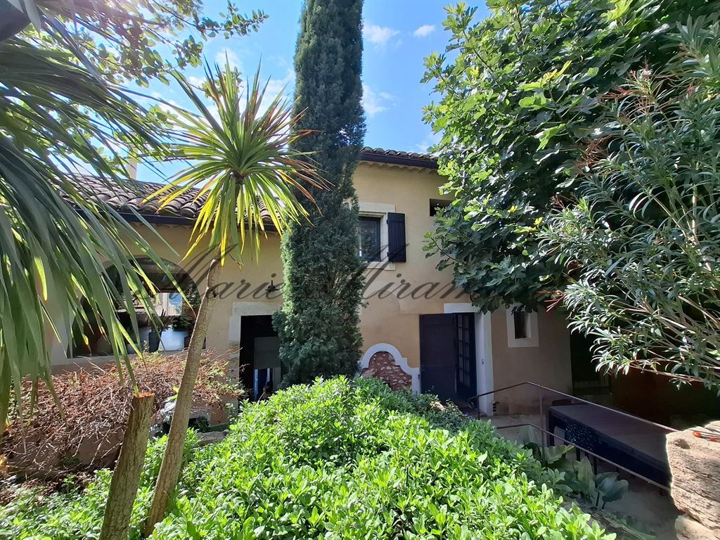 house 8 rooms for sale on AVIGNON (84000)