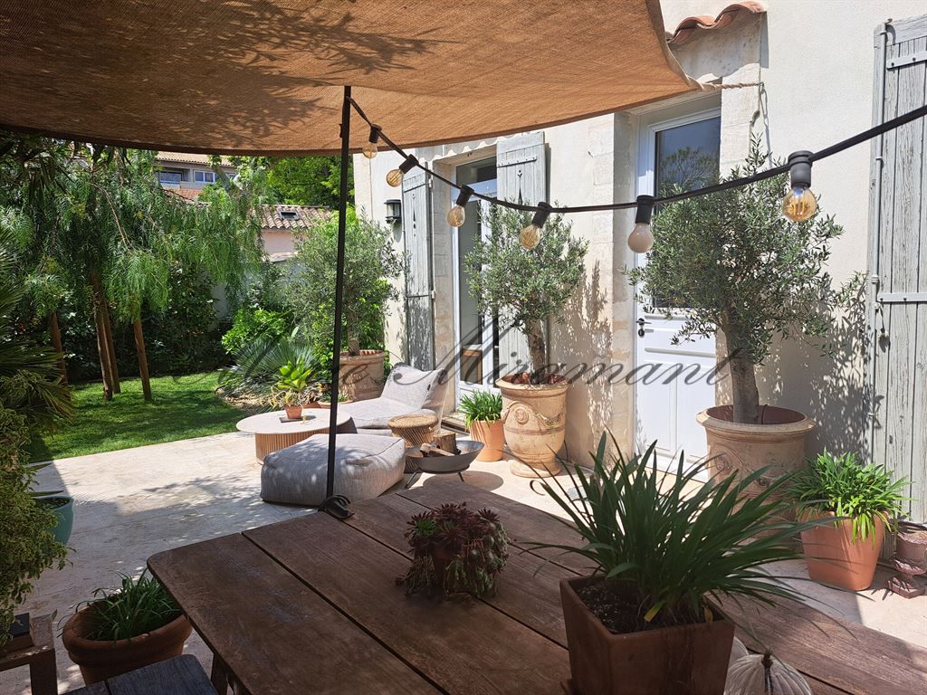 house 9 rooms for sale on AVIGNON (84000)