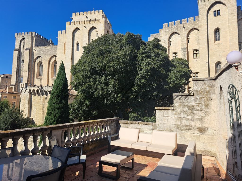 apartment 8 rooms for sale on AVIGNON (84000)