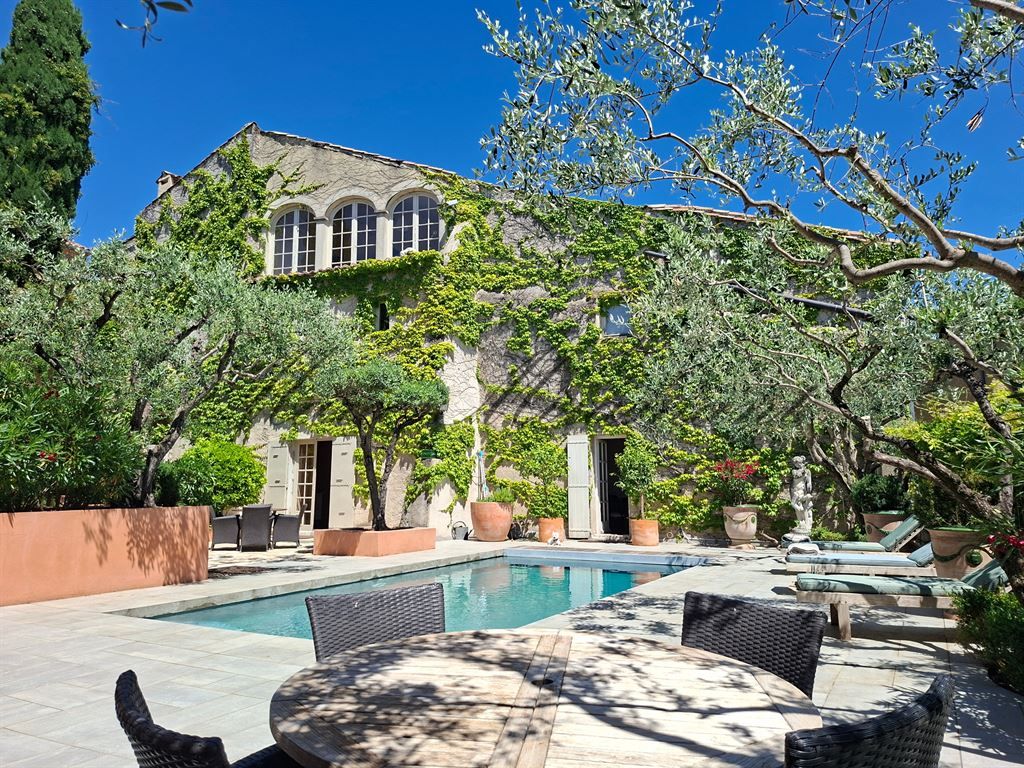 hôtel particulier 11 pièces en vente sur VAISON LA ROMAINE (84110)