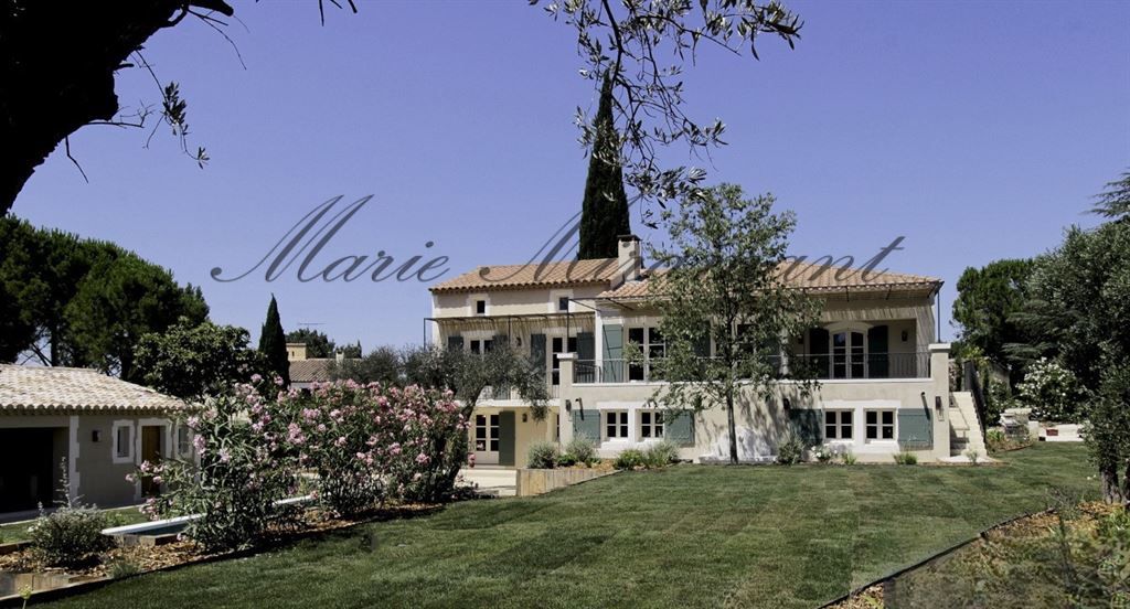 maison 10 pièces en vente sur FONTVIEILLE (13990)