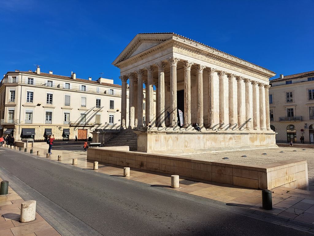 mansion (hôtel particulier) 20 rooms for sale on NIMES (30000)