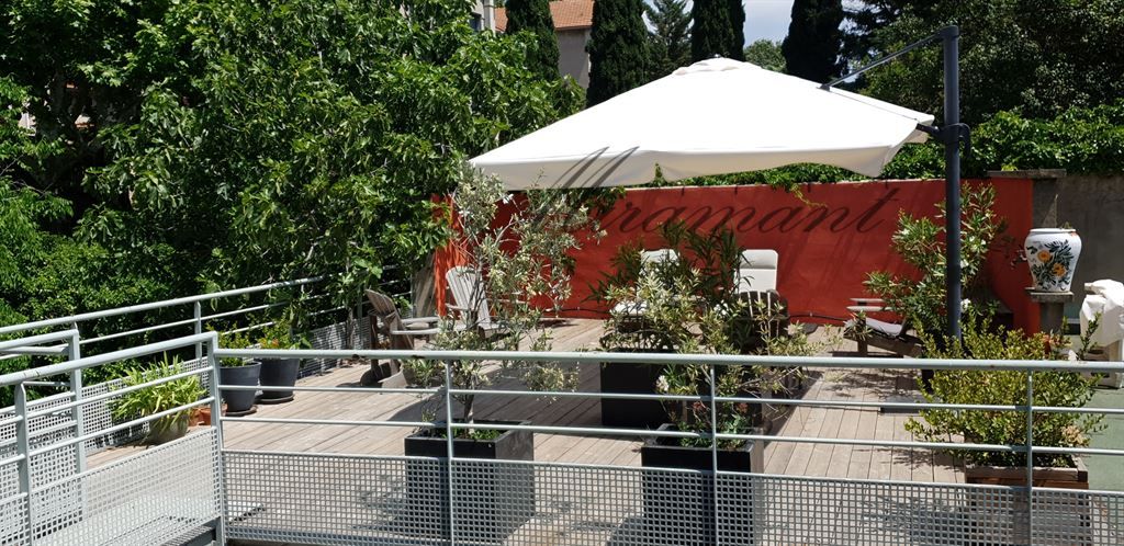 property 15 rooms for sale on AVIGNON (84000)