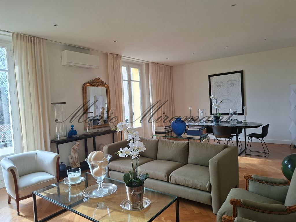 apartment 7 rooms for sale on AVIGNON (84000)