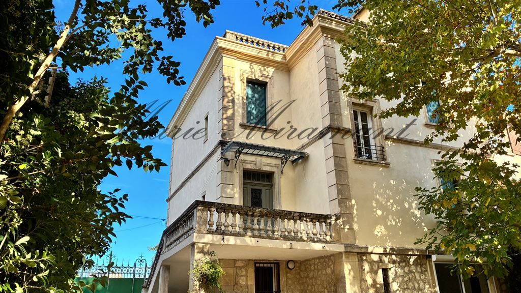 maison de maître 11 pièces en vente sur L ISLE SUR LA SORGUE (84800)