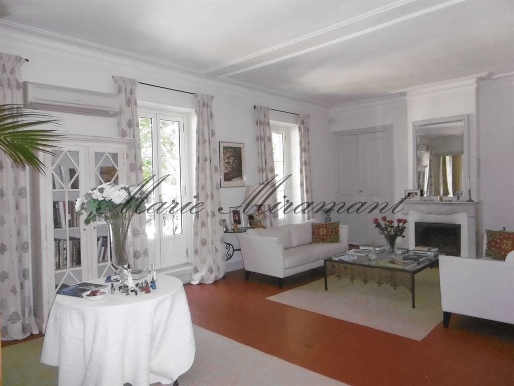 apartment 6 rooms for sale on AVIGNON (84000)