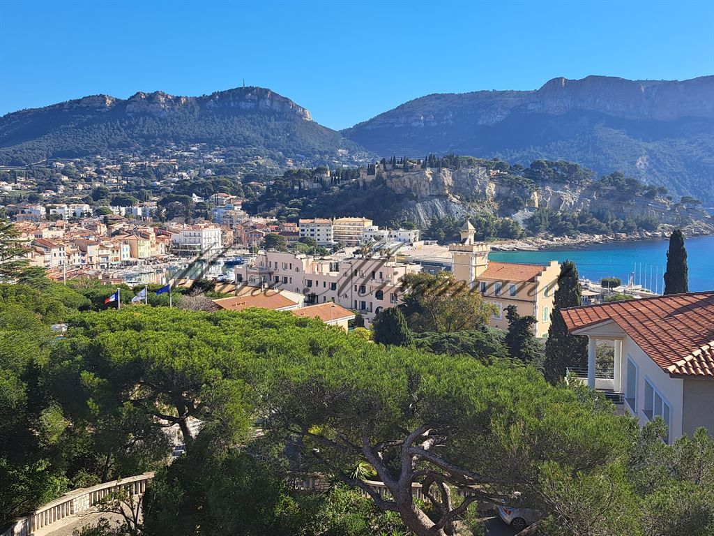 maison 17 pièces en vente sur CASSIS (13260)