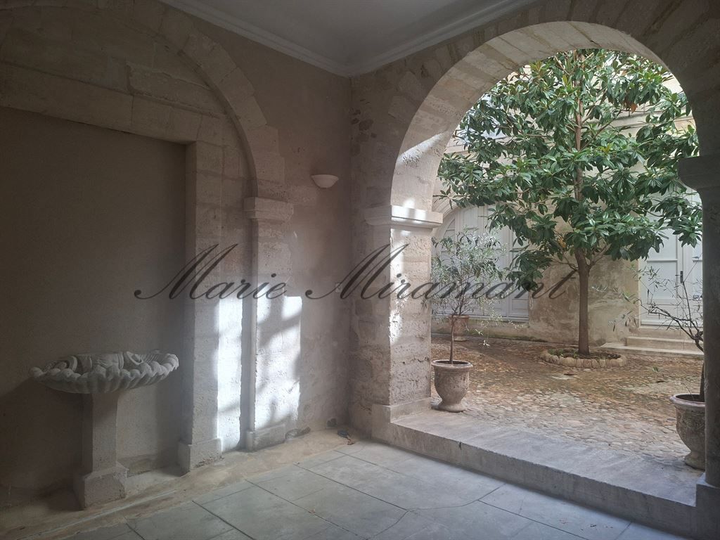 apartment 6 rooms for sale on AVIGNON (84000)