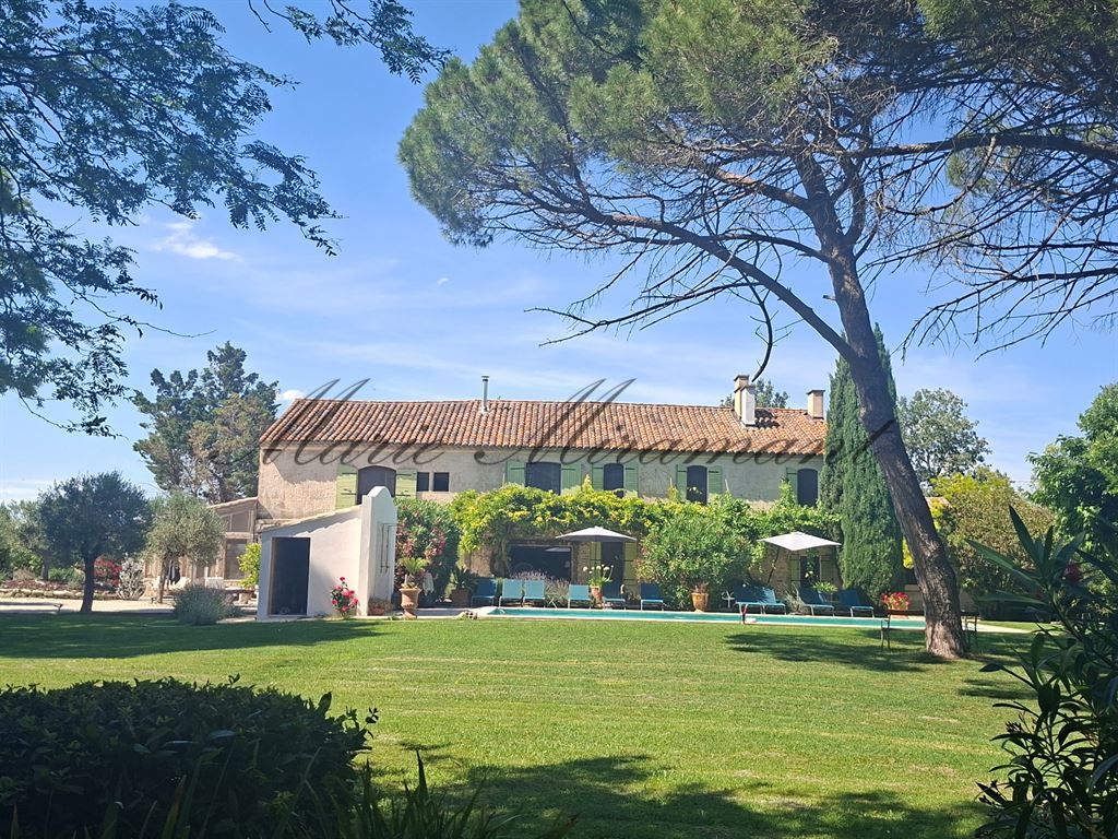property 12 rooms for sale on ARLES (13200)