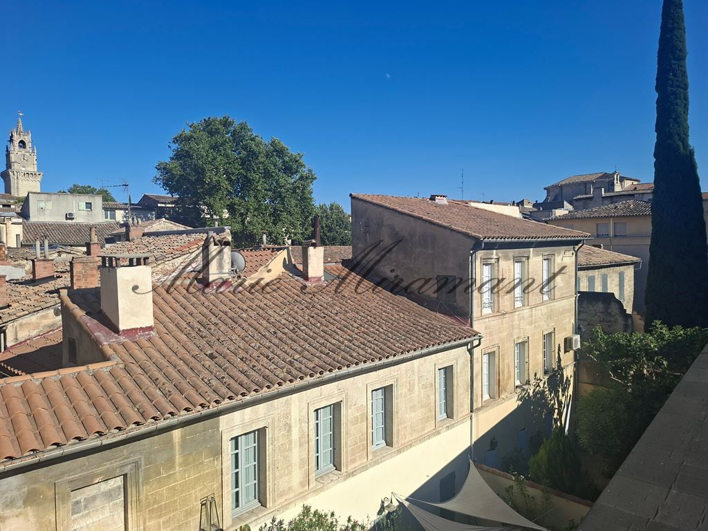 apartment 6 rooms for sale on AVIGNON (84000)