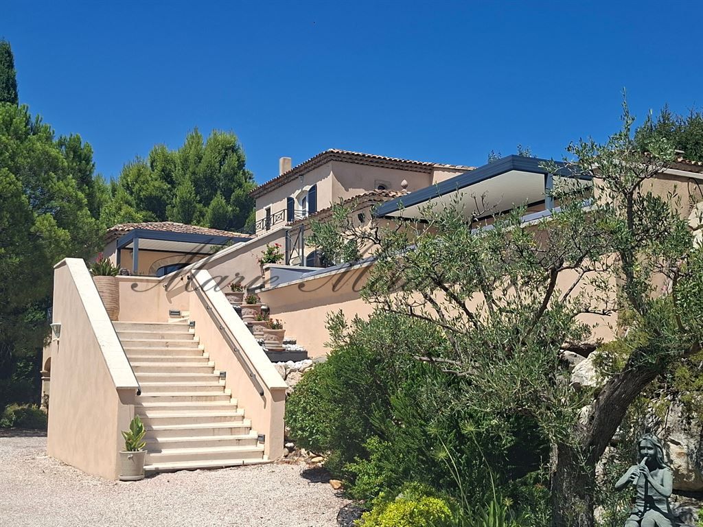 property 9 rooms for sale on AVIGNON (84000)