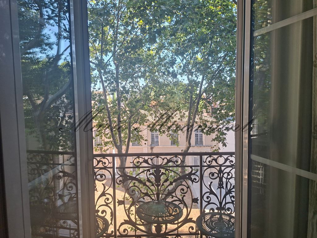 apartment 6 rooms for sale on AVIGNON (84000)