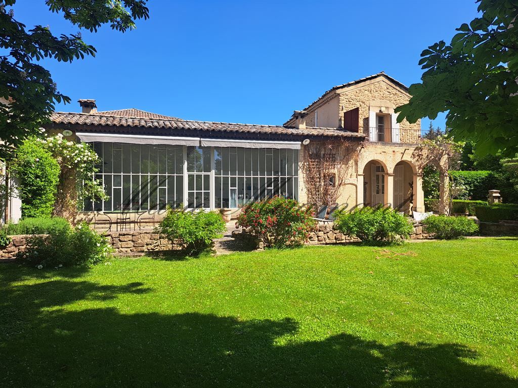 house 8 rooms for sale on AVIGNON (84000)
