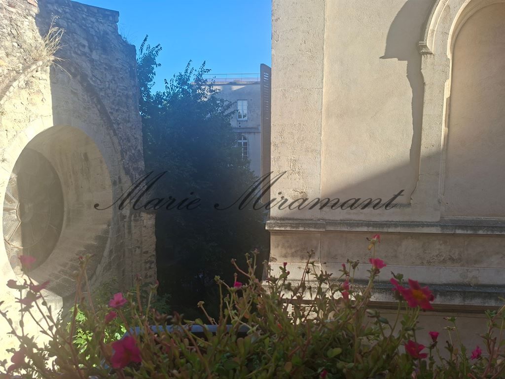 apartment 6 rooms for sale on AVIGNON (84000)