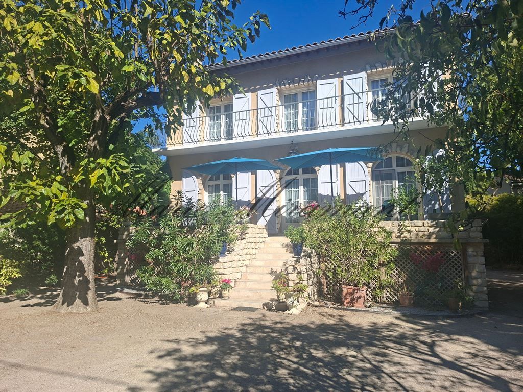 house 9 rooms for sale on AVIGNON (84000)