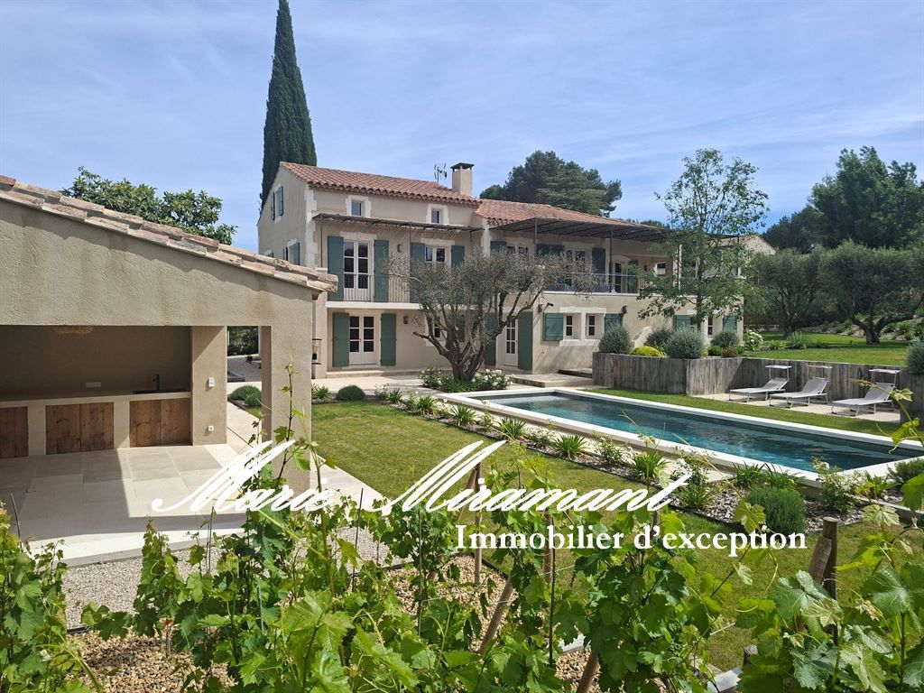 house 10 rooms for sale on FONTVIEILLE (13990)